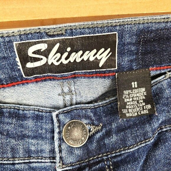 Denim 1982 Medium Wash Stretch Distressed Patchwork High Rise Skinny Jeans sz 11 - Picture 4 of 6